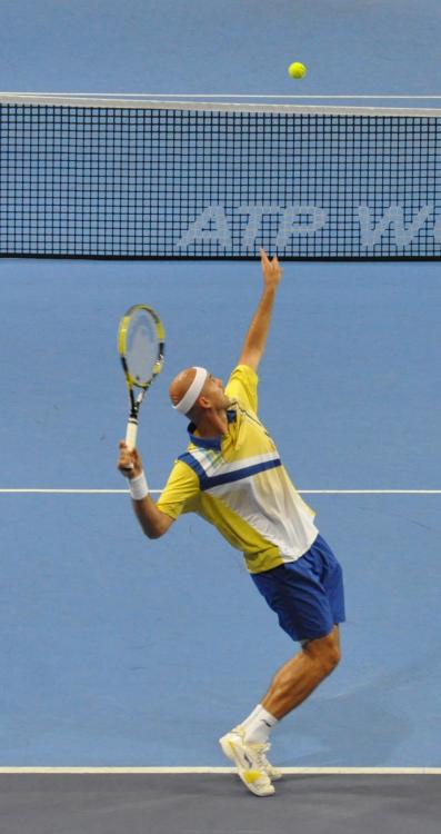 Service_tennis_Ljubicic.jpg